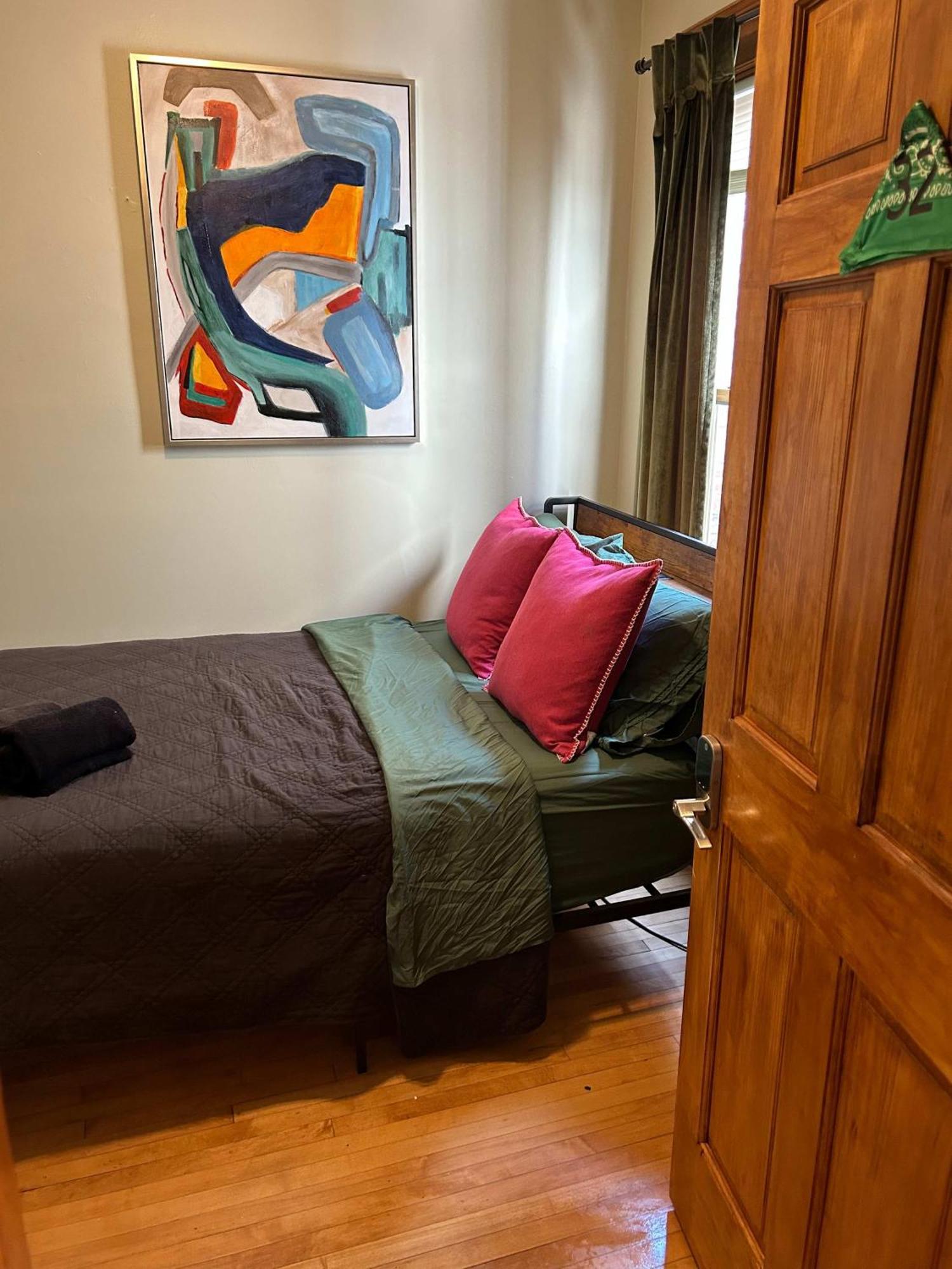 Green Room In Dorothys Bnb Chicago Esterno foto