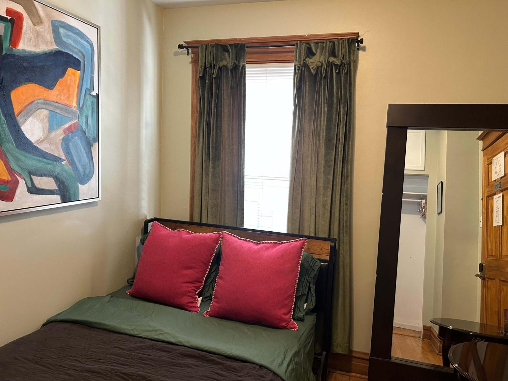 Green Room In Dorothys Bnb Chicago Esterno foto