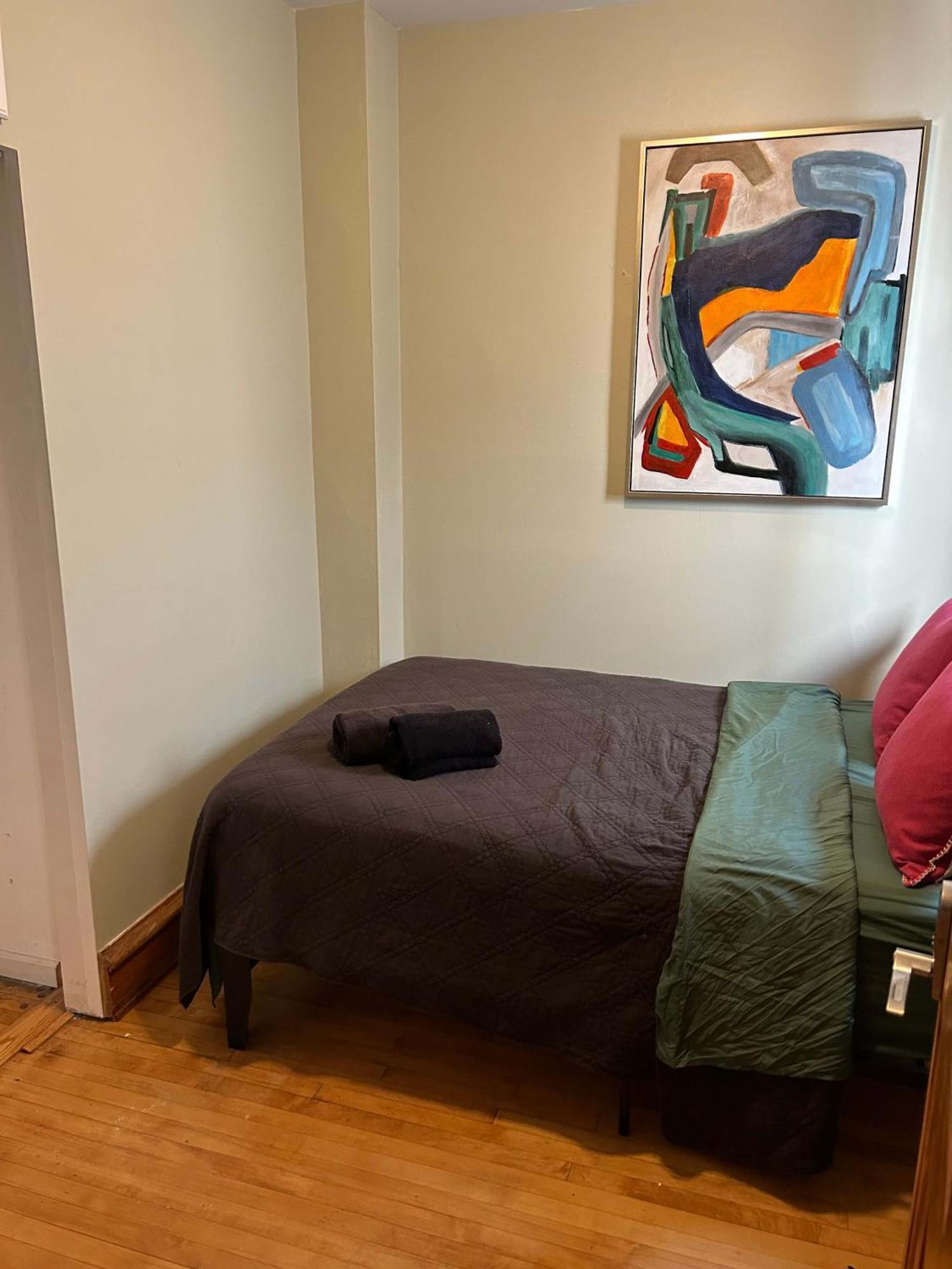 Green Room In Dorothys Bnb Chicago Esterno foto