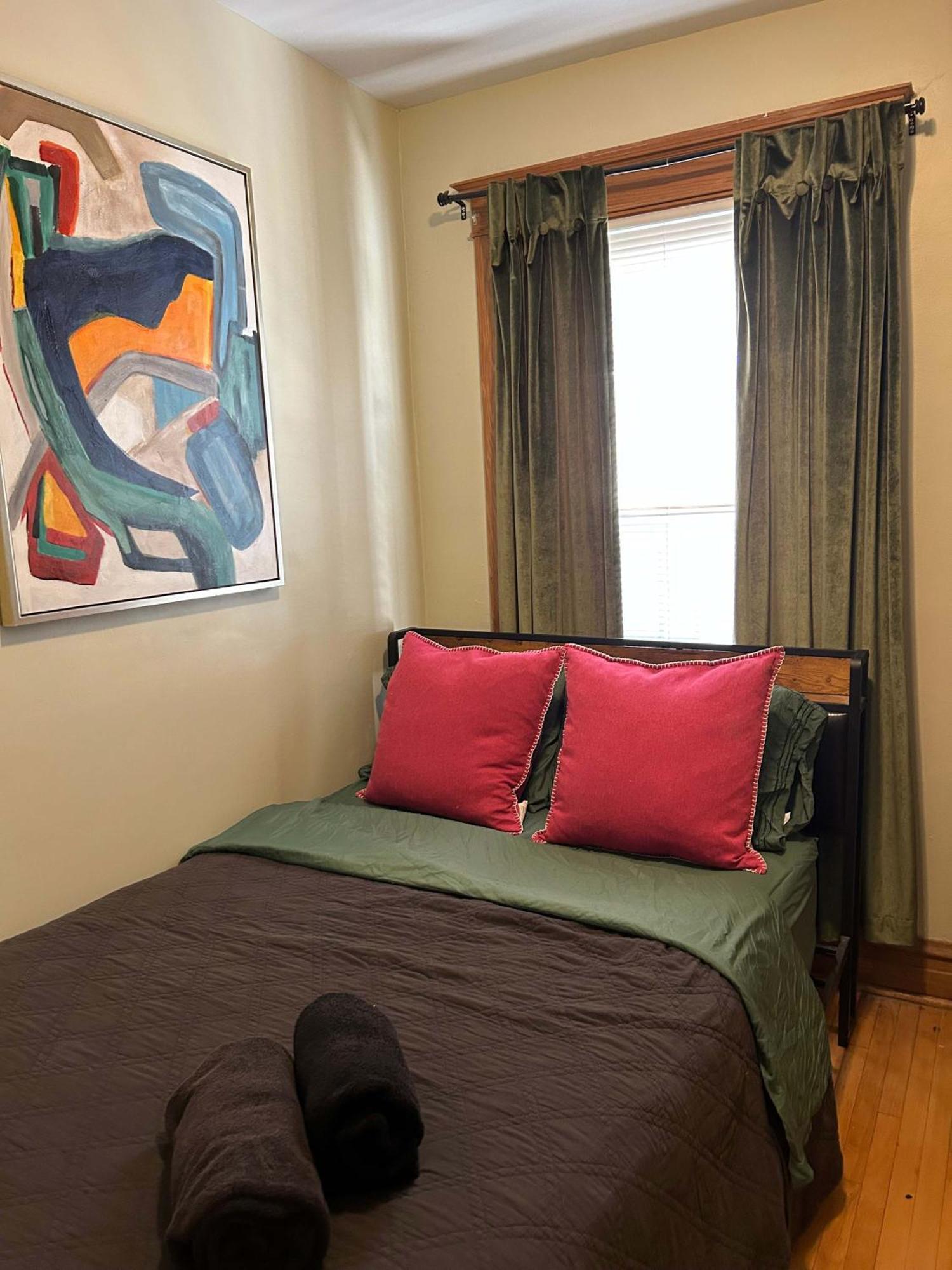 Green Room In Dorothys Bnb Chicago Esterno foto